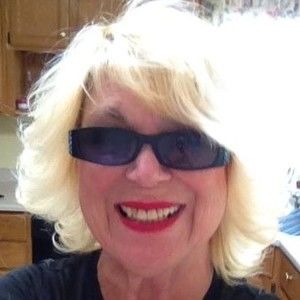 Meet your Posher, Roxanne